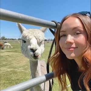 Meet your Posher, Risa